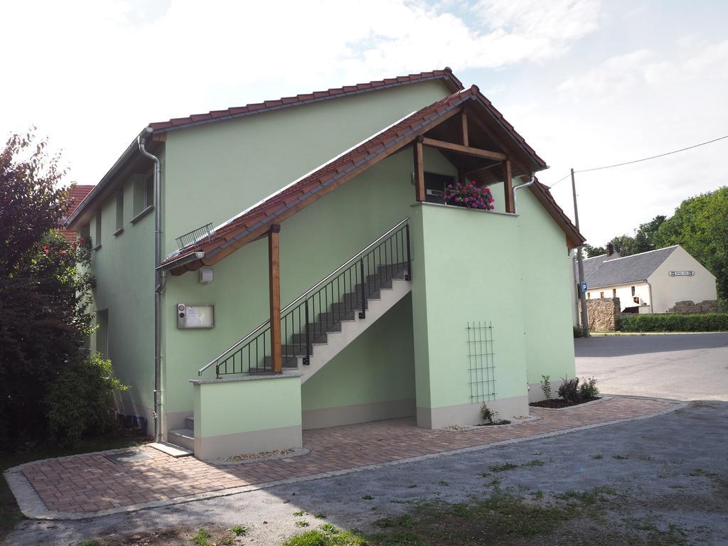Pension Zum Hirsch Goda Bilik gambar
